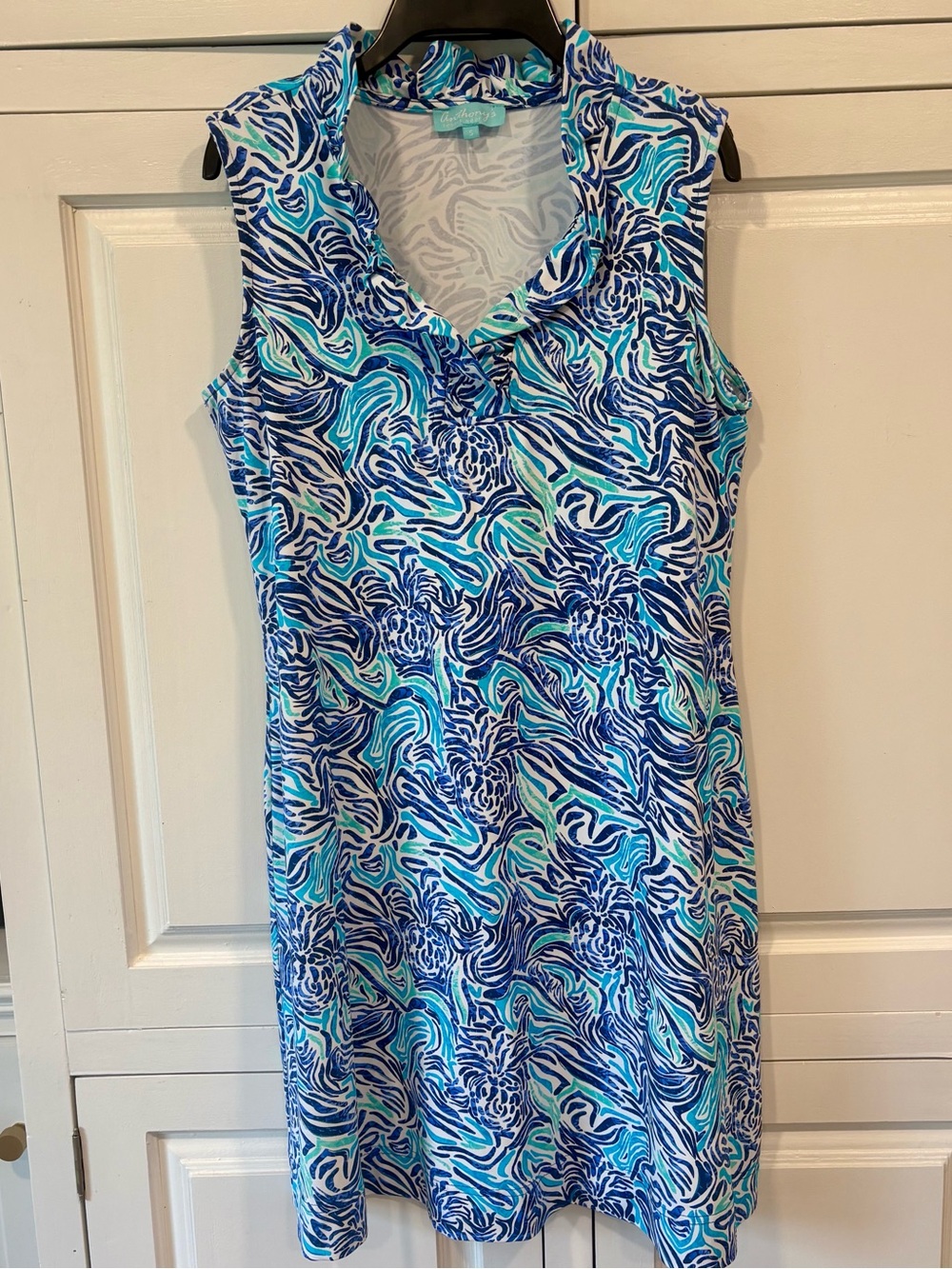 Like New Anthony’s Resort Wear Ruffle VNeck Dress